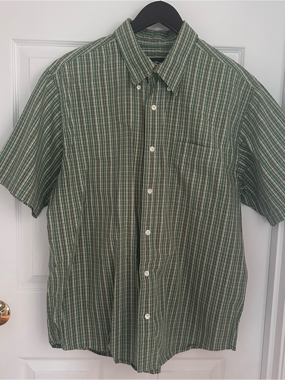 Eddie Bauer Men's Large Plaid Button Down Shirt Green White Cotton Short Sleeve